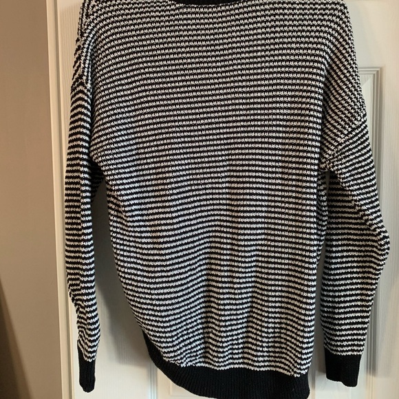 RVCA knit sweater / top - Picture 2 of 3